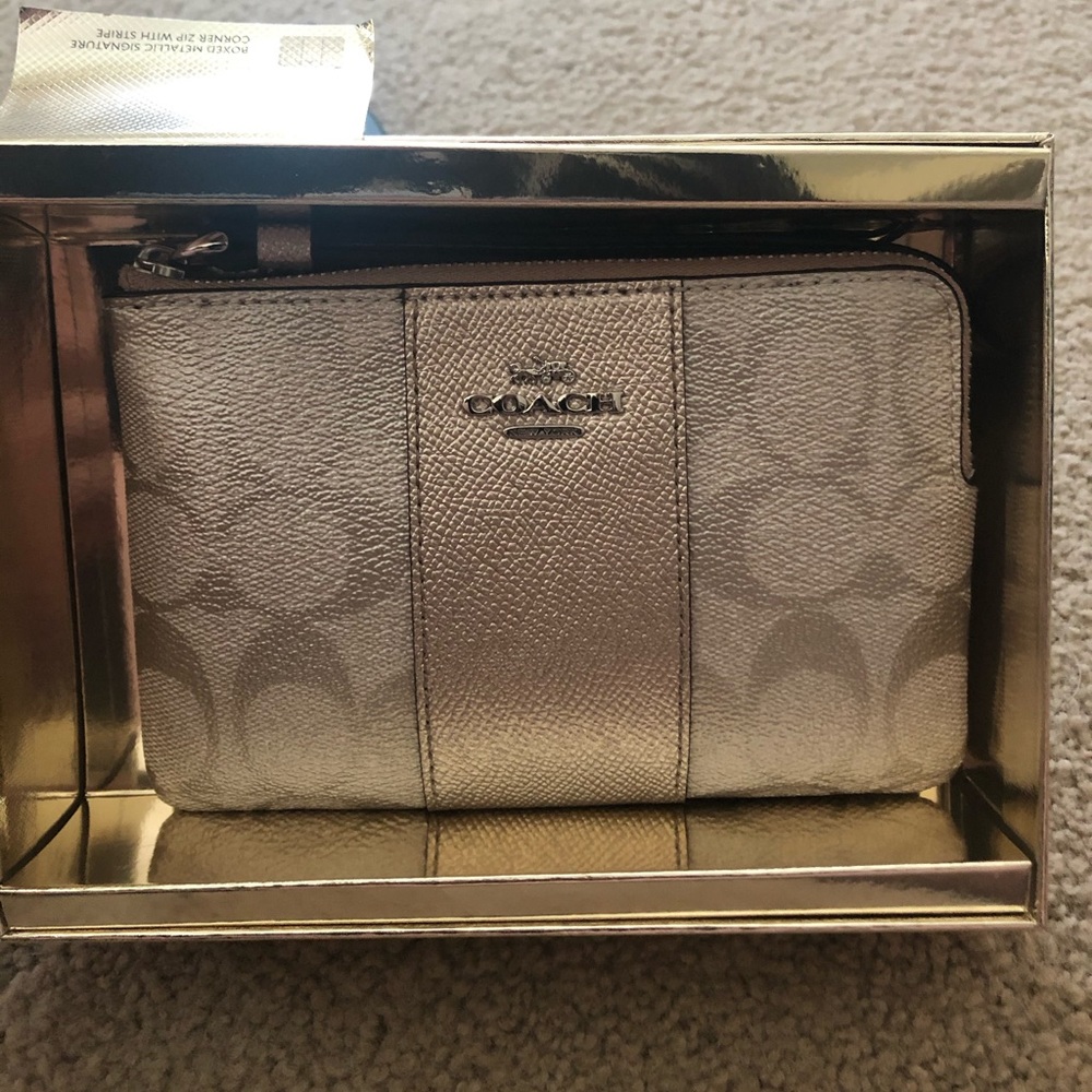 Coach Wristlet- NWT - Picture 2 of 4